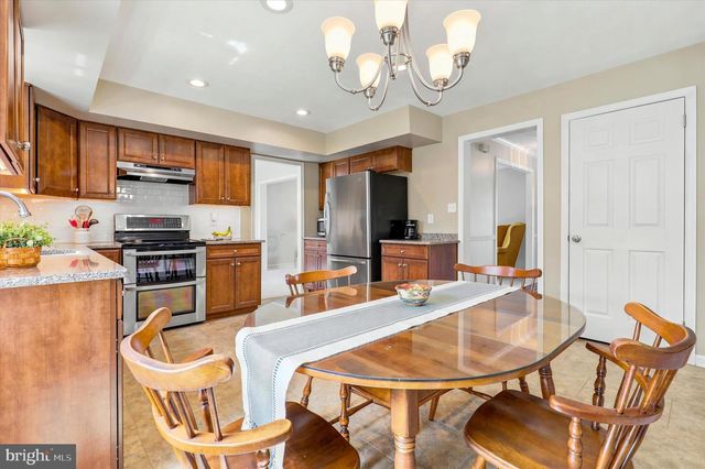 22 WOODSTOCK CIR, Collegeville, PA 19426