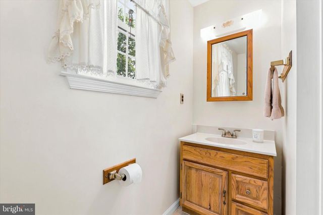 22 WOODSTOCK CIR, Collegeville, PA 19426