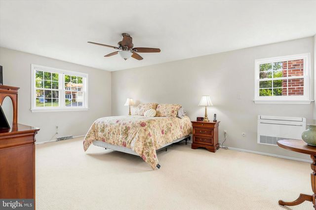 22 WOODSTOCK CIR, Collegeville, PA 19426