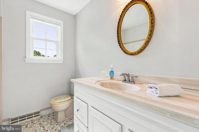 22 WOODSTOCK CIR, Collegeville, PA 19426