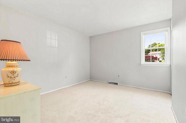 22 WOODSTOCK CIR, Collegeville, PA 19426