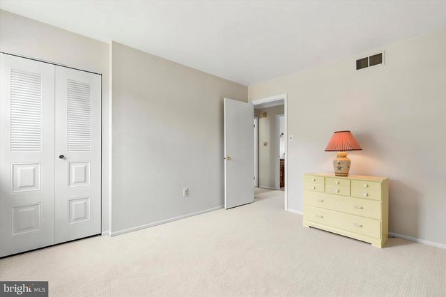 22 WOODSTOCK CIR, Collegeville, PA 19426