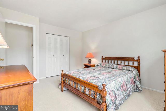 22 WOODSTOCK CIR, Collegeville, PA 19426