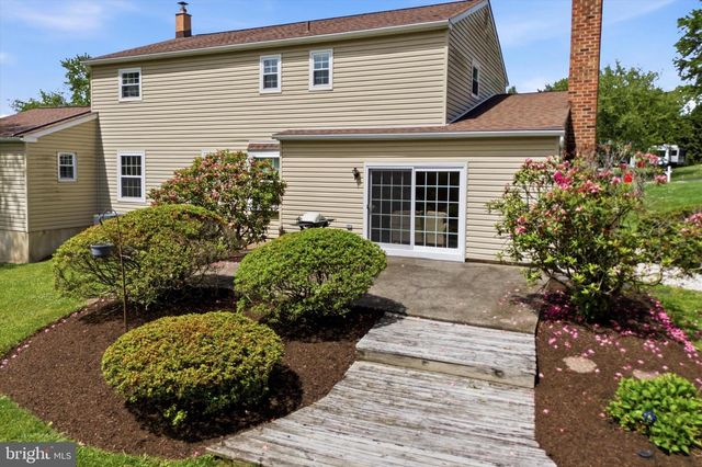 22 WOODSTOCK CIR, Collegeville, PA 19426