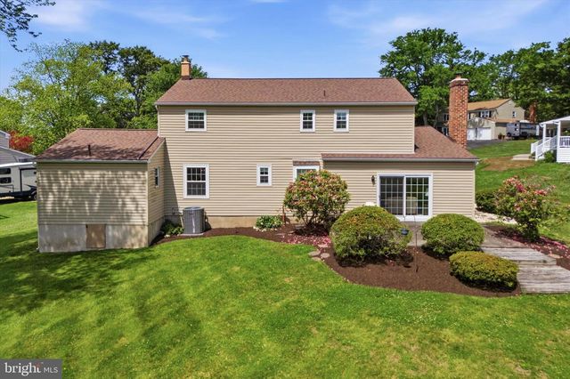 22 WOODSTOCK CIR, Collegeville, PA 19426
