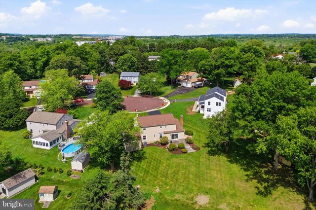 22 WOODSTOCK CIR, Collegeville, PA 19426