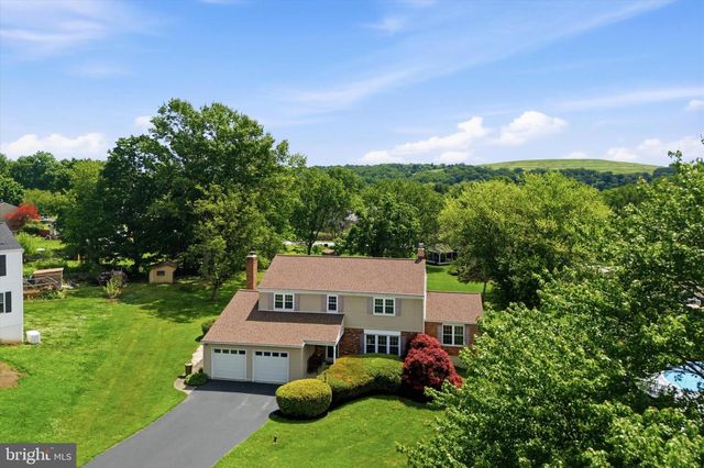22 WOODSTOCK CIR, Collegeville, PA 19426