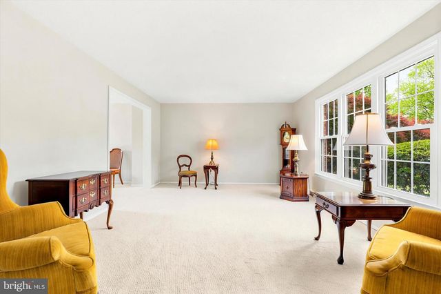 22 WOODSTOCK CIR, Collegeville, PA 19426