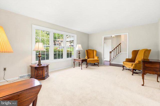 22 WOODSTOCK CIR, Collegeville, PA 19426