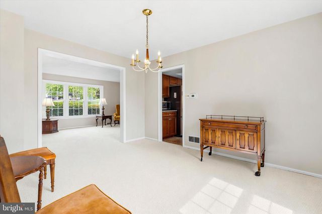 22 WOODSTOCK CIR, Collegeville, PA 19426