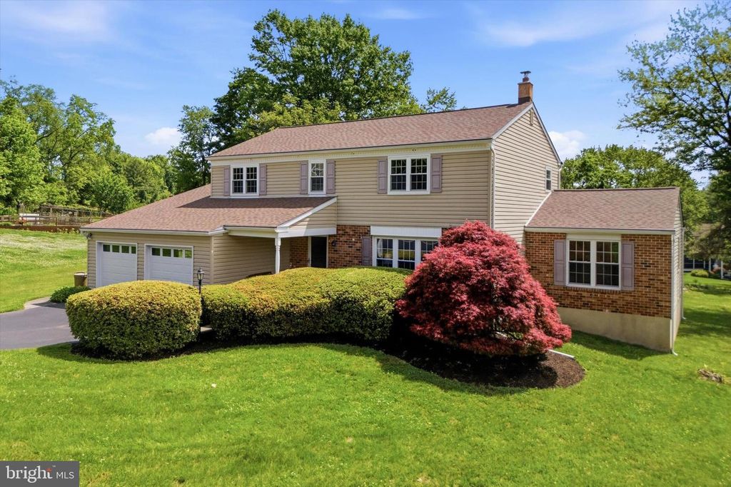 22 WOODSTOCK CIR, Collegeville, PA 19426