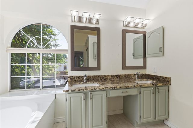 1409 Rider Circle, Grapevine, TX 76051
