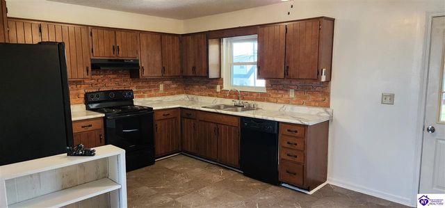 2669 Lake Road North, Radcliff, KY 40160