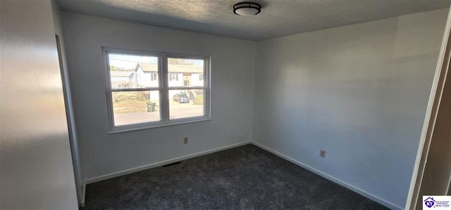 2669 Lake Road North, Radcliff, KY 40160