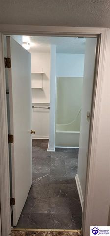 2669 Lake Road North, Radcliff, KY 40160