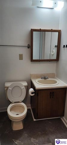 2669 Lake Road North, Radcliff, KY 40160