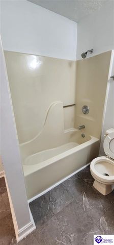 2669 Lake Road North, Radcliff, KY 40160