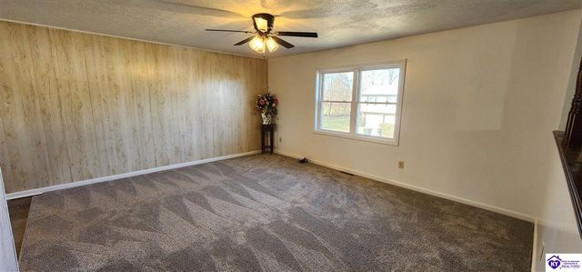 2669 Lake Road North, Radcliff, KY 40160