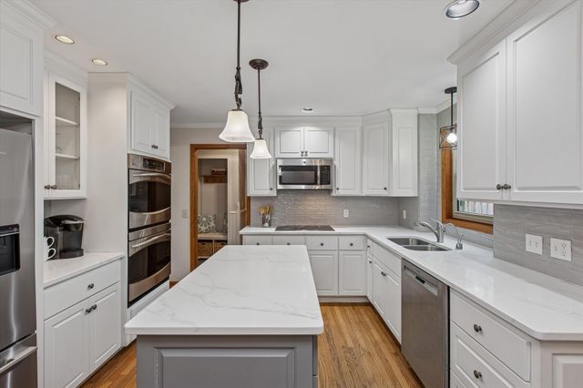 10245 183rd Street W, Lakeville, MN 55044