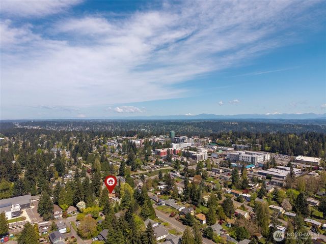 17427 10th Avenue NE, Shoreline, WA 98155