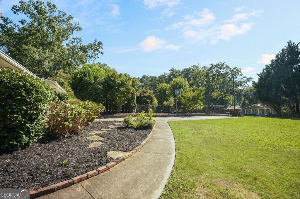 2579 Whiteleigh Drive NE, Atlanta, GA 30345 — photo 5