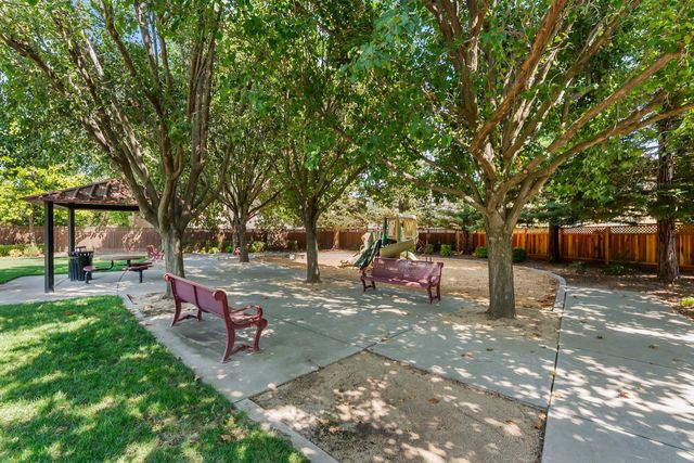 1096 Landmark Cir, Lincoln, CA 95648