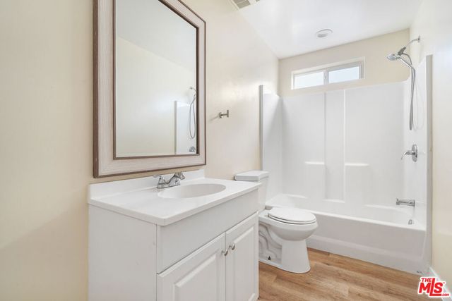 1002 E 33rd Street 3, Los Angeles, CA 90011