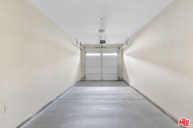 1002 E 33rd Street 3, Los Angeles, CA 90011