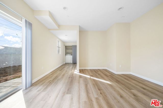 1002 E 33rd Street 3, Los Angeles, CA 90011