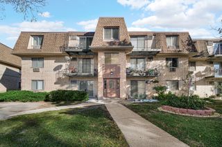 270 Shorewood Drive GA, Glendale Heights, IL 60139