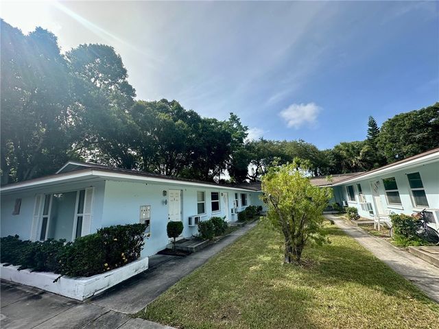 706 19th Street 3, Vero Beach, FL 32960