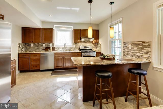8825 STARK RD, Annandale, VA 22003