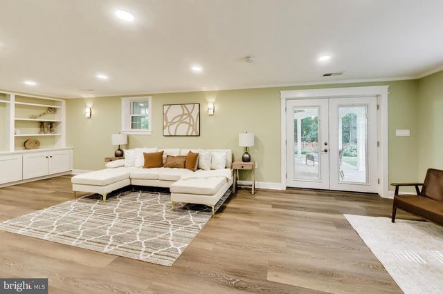 8825 STARK RD, Annandale, VA 22003