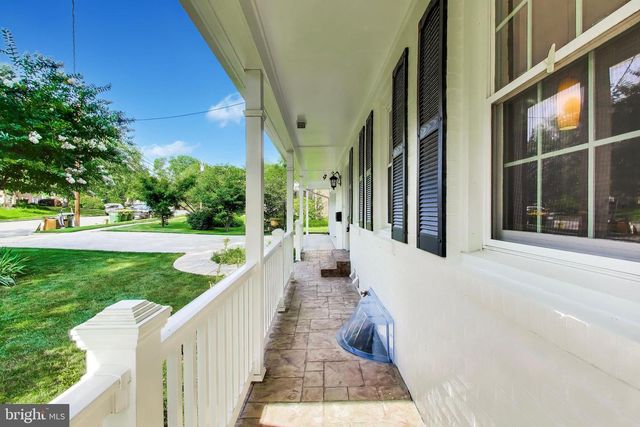 8825 STARK RD, Annandale, VA 22003