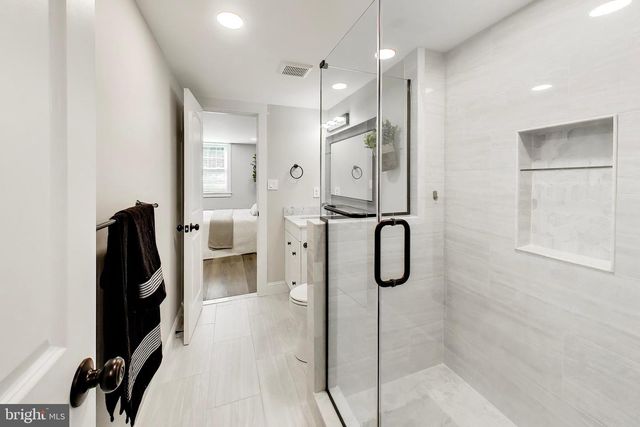 8825 STARK RD, Annandale, VA 22003