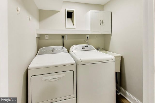 8825 STARK RD, Annandale, VA 22003