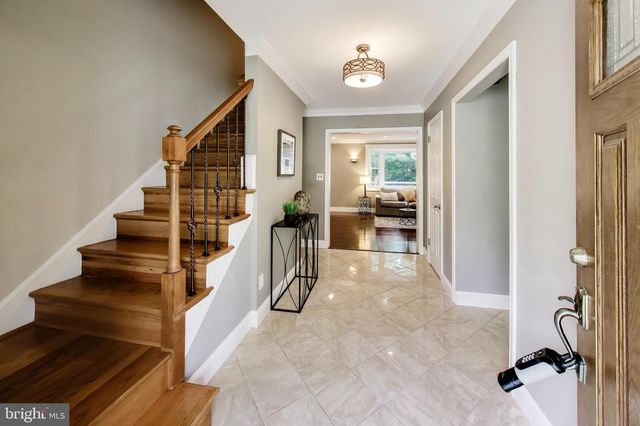 8825 STARK RD, Annandale, VA 22003