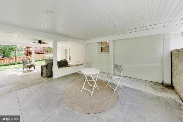 8825 STARK RD, Annandale, VA 22003