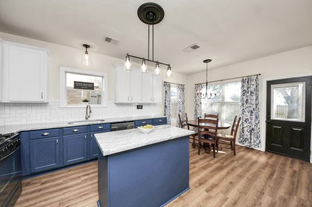 20318 Mammoth Falls Drive, Tomball, TX 77375