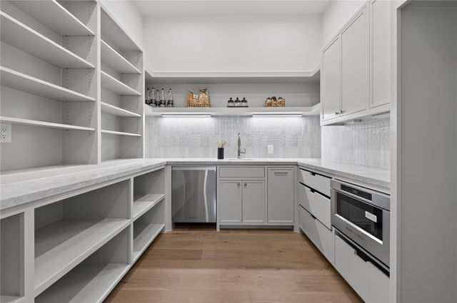 515 W 33rd Street, Houston, TX 77018