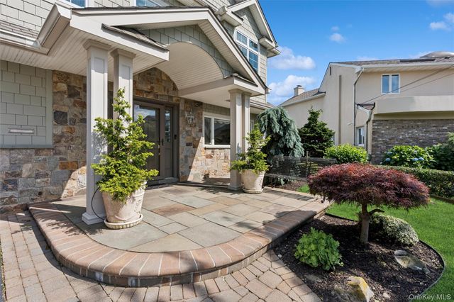 2935 Bay Drive, Merrick, NY 11566