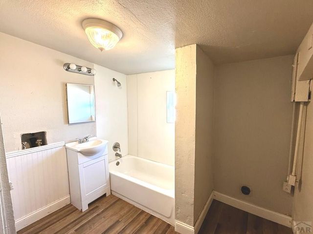 2402 Wyoming Ave, Pueblo, CO 81004