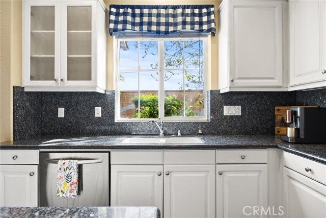 6119 Pilar Way, Bakersfield, CA 93306