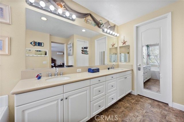 6119 Pilar Way, Bakersfield, CA 93306