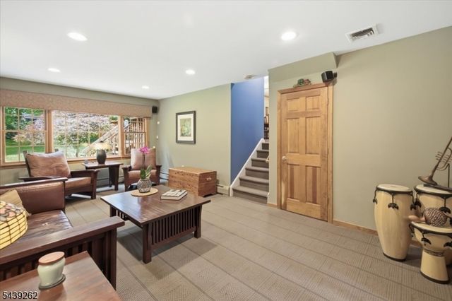 507 Terhune Ter, Wyckoff Twp., NJ 07481