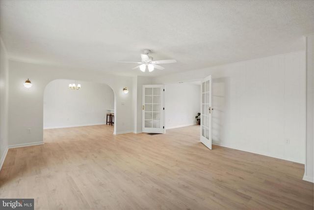 717 W LOCUST ST, Woodstock, VA 22664