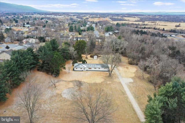 717 W LOCUST ST, Woodstock, VA 22664