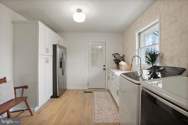 717 W LOCUST ST, Woodstock, VA 22664