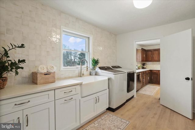 717 W LOCUST ST, Woodstock, VA 22664