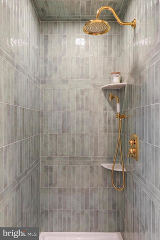 717 W LOCUST ST, Woodstock, VA 22664